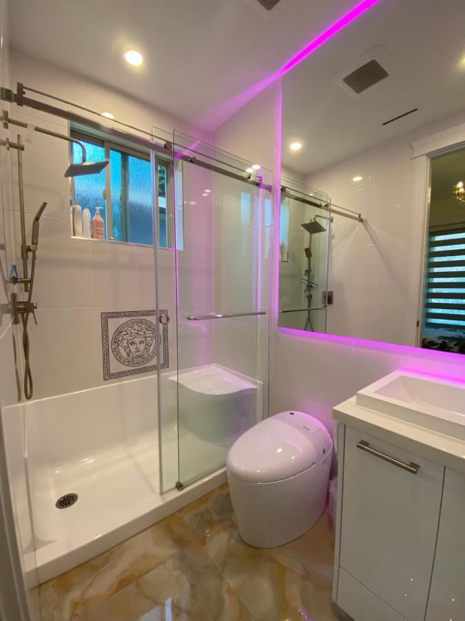فانكوفر Milano Luxury Suites المظهر الخارجي الصورة
